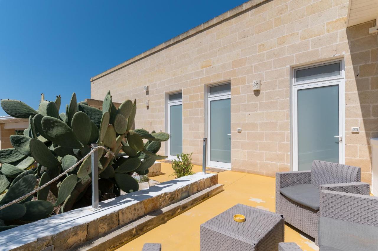 טורה סנטה סאבינה Hotel Reverse מראה חיצוני תמונה